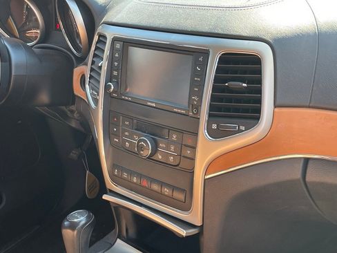 Used 2011 Jeep Grand Cherokee Overland image 7