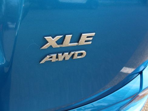 Used 2018 Toyota RAV4 XLE w/ Plus Extra Value Package AWD/4WD image 29