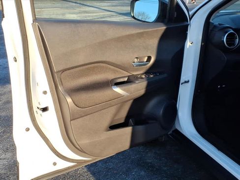 Used 2023 Nissan Kicks SV image 16