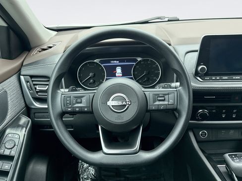 Used 2023 Nissan Rogue S AWD/4WD image 12