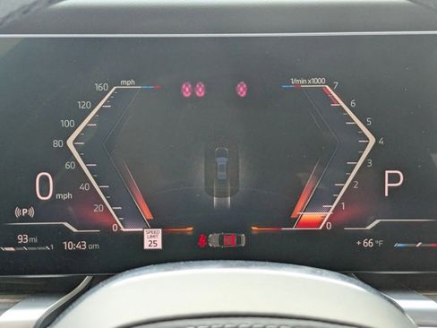 Used 2024 BMW 760i xDrive w/ Executive Package image 11