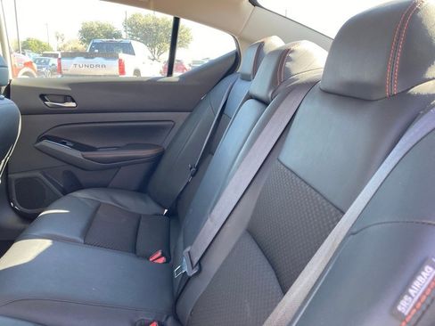 Used 2025 Nissan Altima 2.5 SR image 11