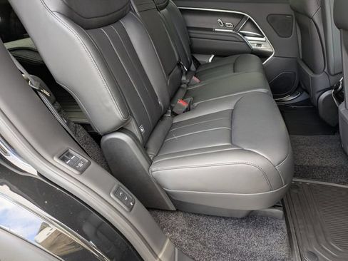 New 2026 Land Rover Range Rover Long Wheelbase SE AWD/4WD image 17