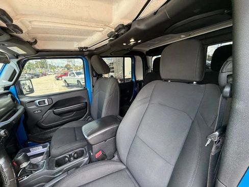Used 2021 Jeep Gladiator Sport AWD/4WD image 14