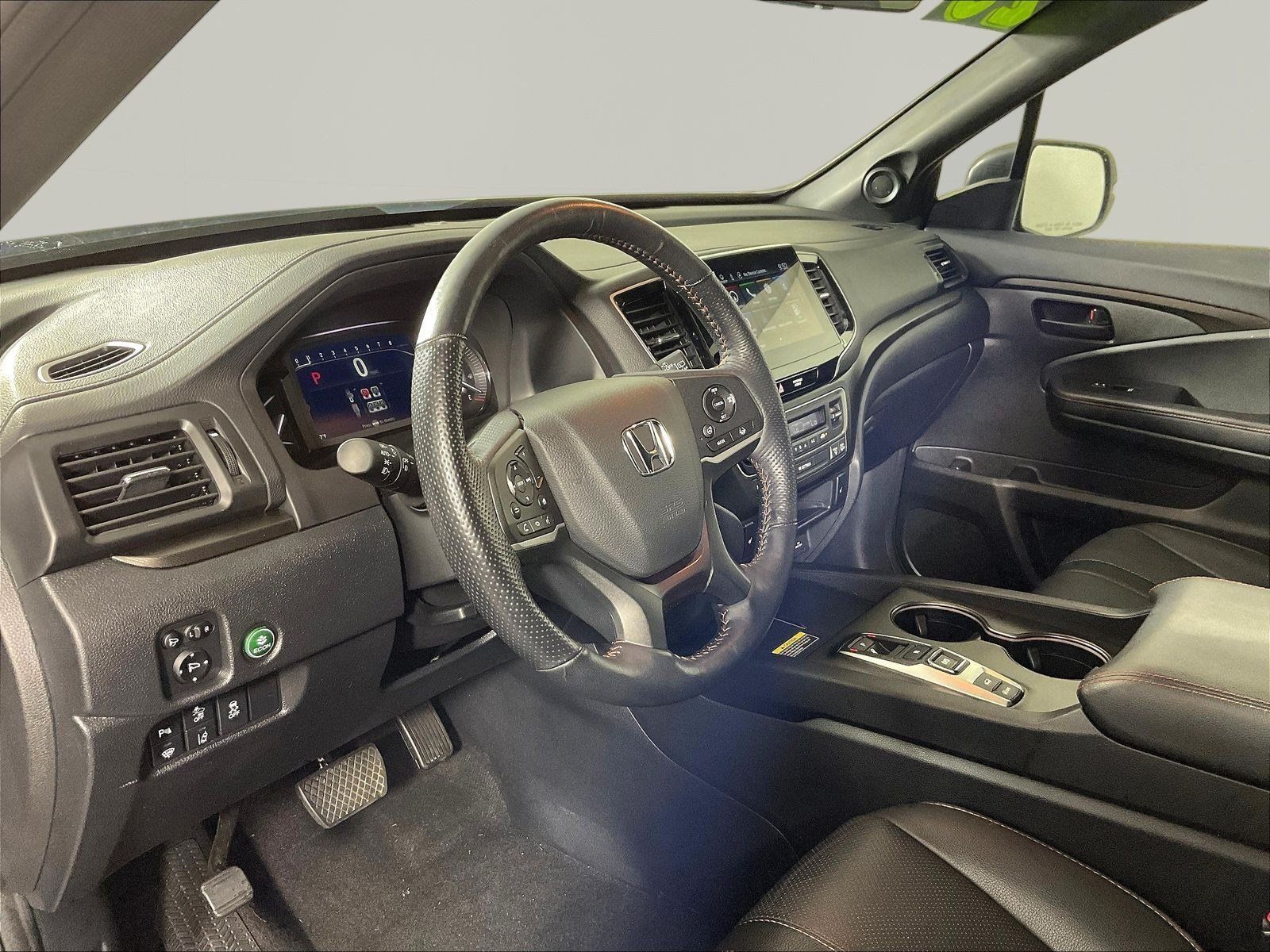 Used 2025 Honda Passport TrailSport image 17