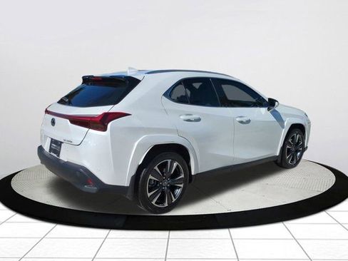 Used 2024 Lexus UX 250h 250h Premium image 4