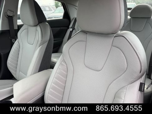 Used 2025 Hyundai Elantra Limited FWD image 13