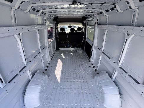 Used 2025 RAM ProMaster 3500 w/ Crew Van Package image 7