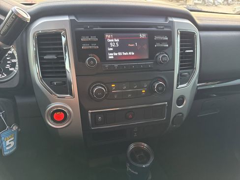 Used 2017 Nissan Titan SV image 14