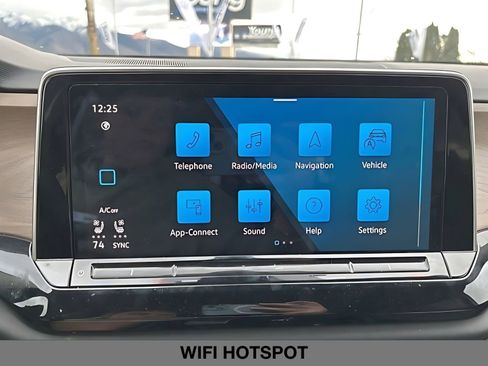 Used 2024 Volkswagen Atlas SE image 26