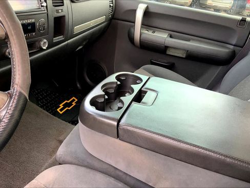 Used 2007 Chevrolet Silverado 1500 LT w/ 1LT Convenience Package AWD/4WD image 15