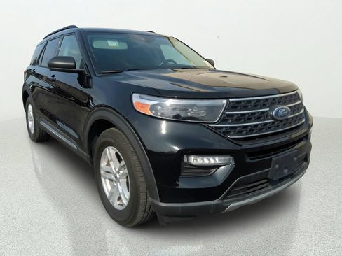 Used 2023 Ford Explorer XLT w/ Equipment Group 202A RWD image 1