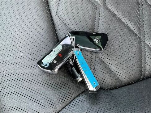 New 2025 Volkswagen Atlas SE image 29