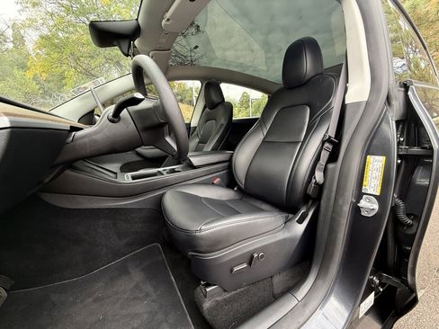 Used 2024 Tesla Model Y Long Range image 11