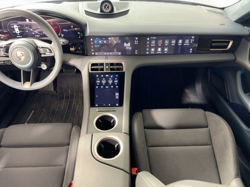 Certified 2022 Porsche Taycan GTS image 27