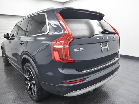 Used 2022 Volvo XC90 T6 Momentum w/ Advanced Package image 5