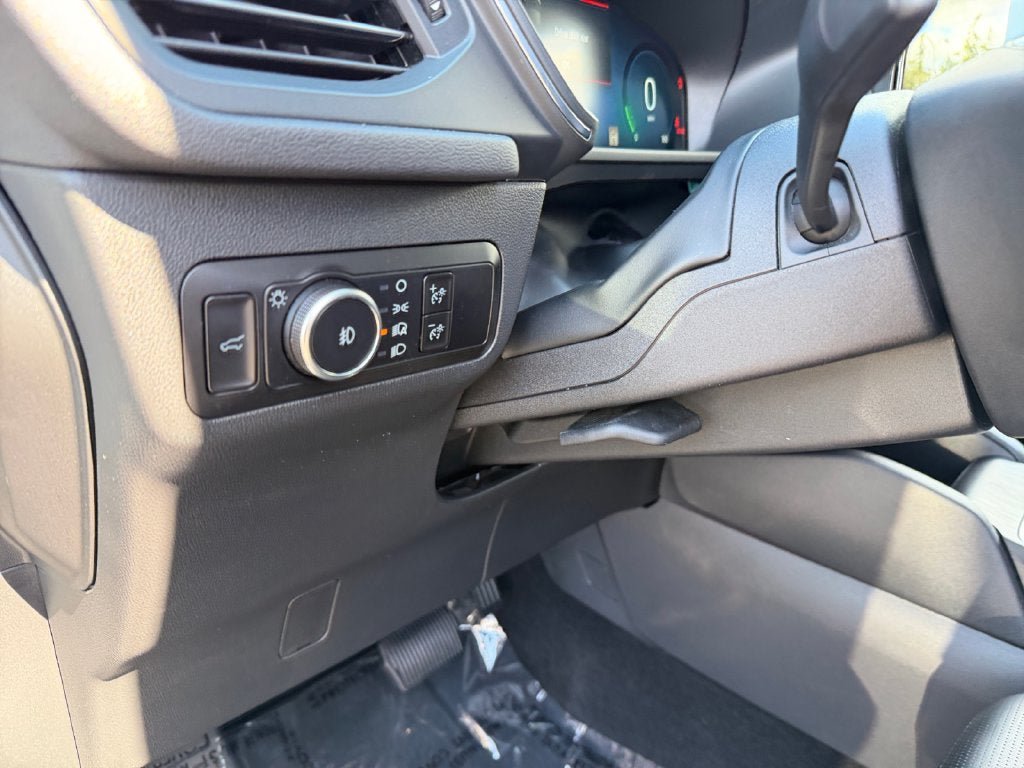 Used 2025 Ford Escape Platinum AWD/4WD image 19