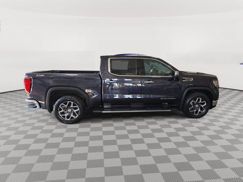 Used 2023 GMC Sierra 1500 SLT w/ SLT Premium Package AWD/4WD image 4