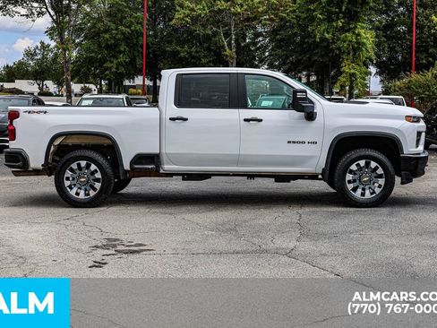 Used 2023 Chevrolet Silverado 2500 Custom w/ Custom Value Package image 10