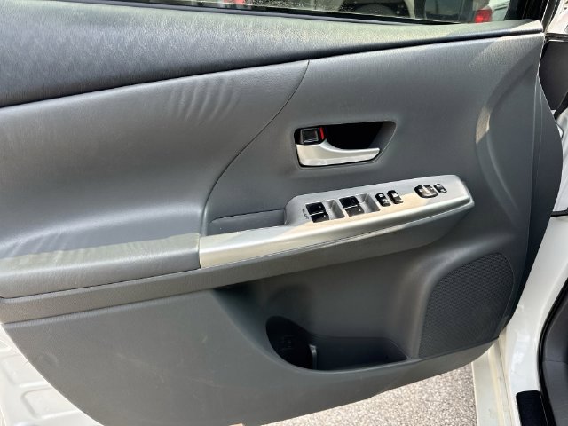 Used 2012 Toyota Prius V Five FWD image 22