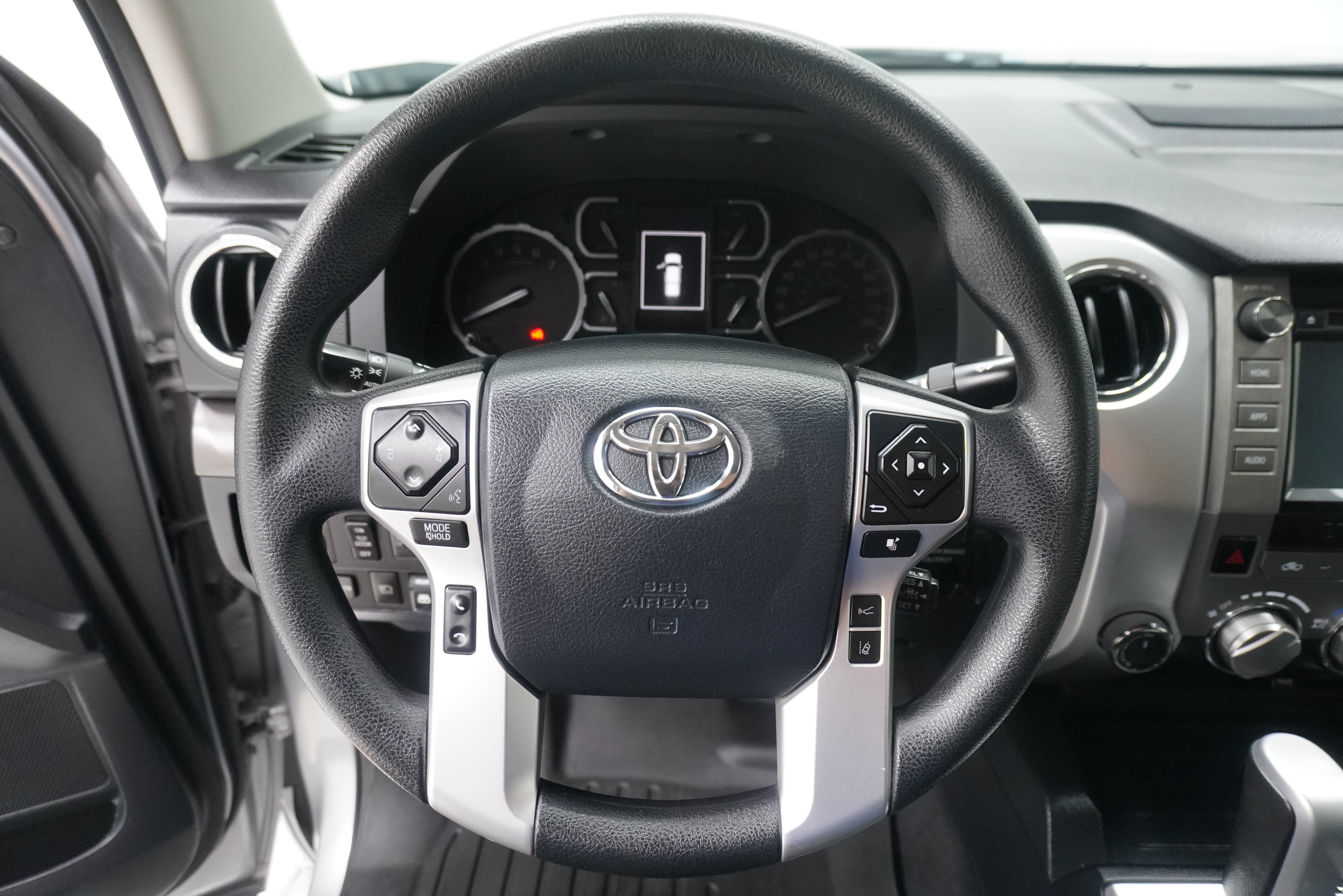 Used 2018 Toyota Tundra SR5 w/ SR5 Upgrade Package AWD/4WD image 17