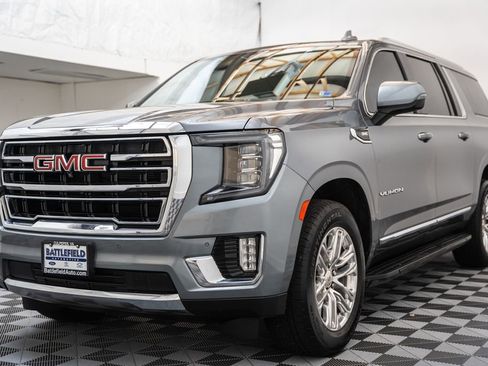 Used 2021 GMC Yukon XL SLT w/ SLT Luxury Package AWD/4WD image 3
