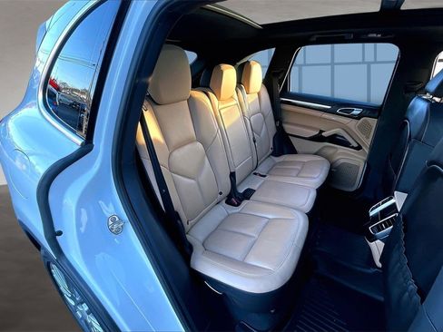 Used 2016 Porsche Cayenne image 27