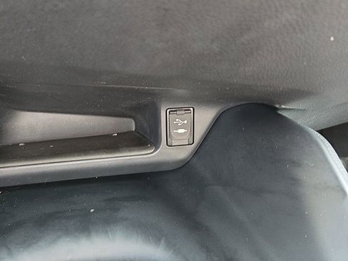 Used 2018 Toyota C-HR XLE image 26