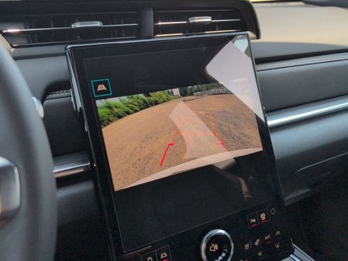 New 2027 GMC Terrain Elevation w/ Elevation Premium Package FWD image 19