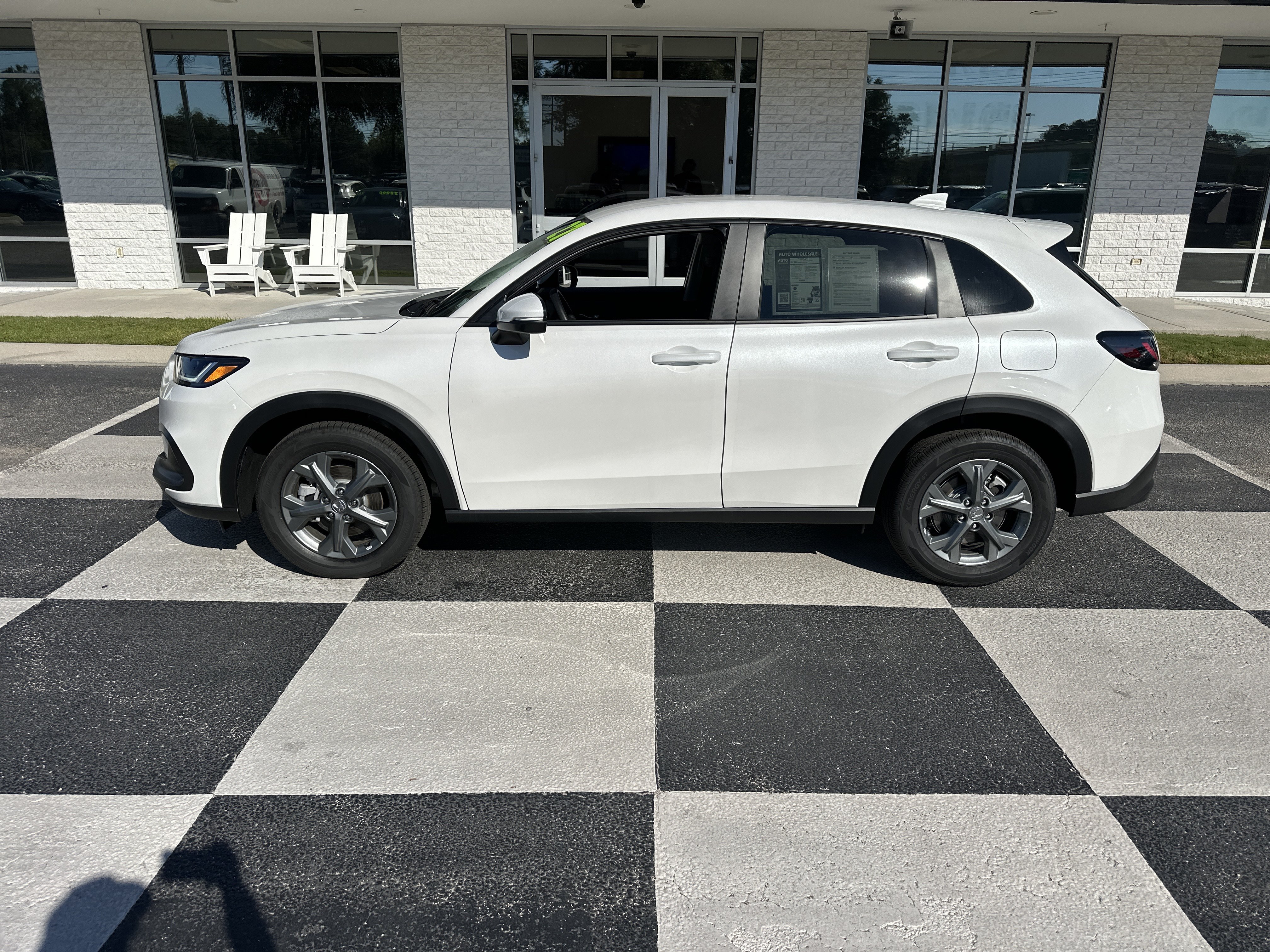 Used 2027 Honda HR-V LX image 1