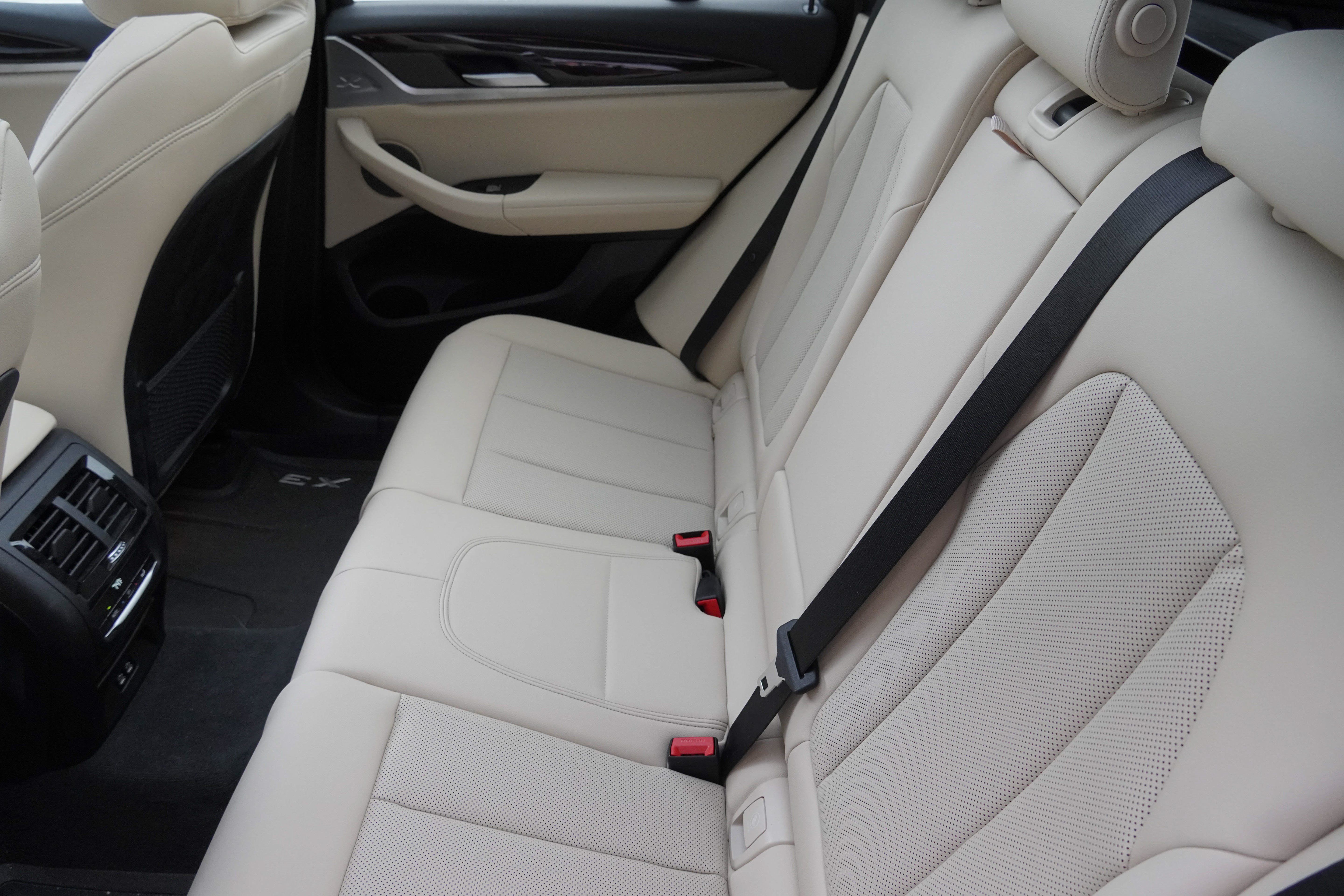 Certified 2024 BMW X3 sDrive30i w/ Premium Package RWD image 34