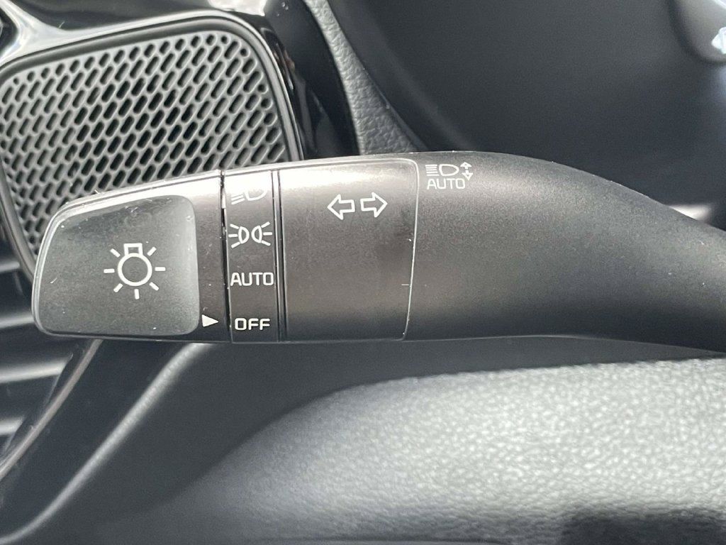 Used 2024 Kia Soul S FWD image 21