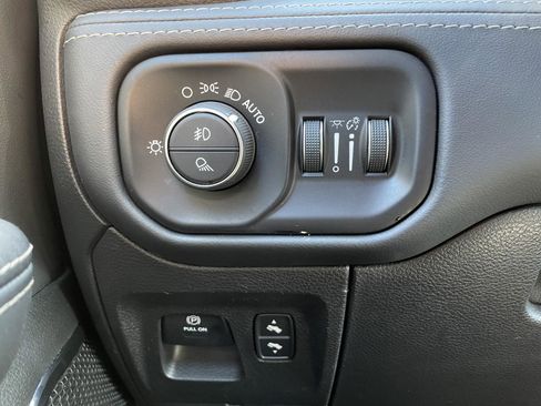 Certified 2022 RAM 1500 Limited image 30