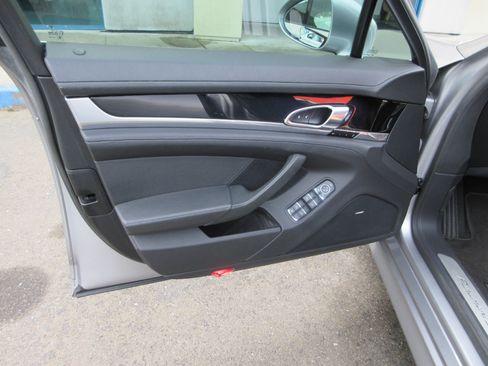 Used 2013 Porsche Panamera S image 5