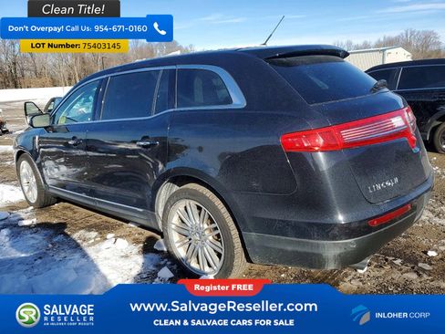 Used 2019 Lincoln MKT AWD image 3