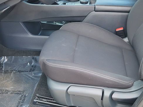 Used 2024 Nissan Rogue S AWD/4WD image 31