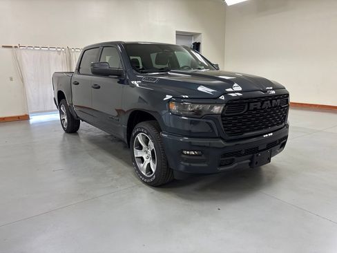 New 2026 RAM 1500 Express AWD/4WD image 2