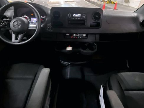 Used 2021 Mercedes-Benz Sprinter 2500 image 14