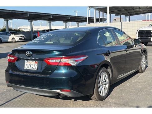 Used 2018 Toyota Camry LE w/ Convenience Package FWD image 5