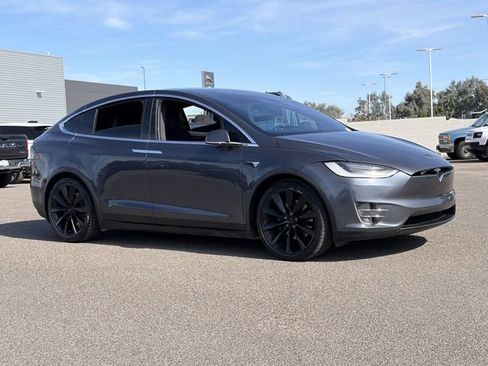 Used 2020 Tesla Model X Long Range image 4