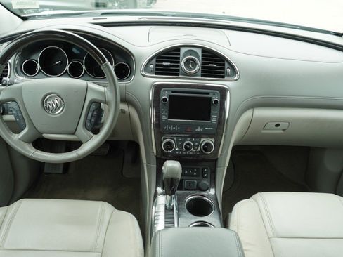 Used 2017 Buick Enclave Leather FWD image 12