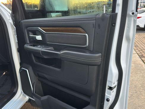 Used 2024 RAM 2500 Laramie image 12
