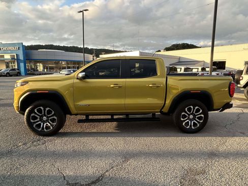Used 2024 GMC Canyon AT4 w/ Technology Package AWD/4WD image 4