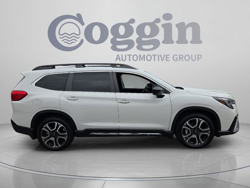 Used 2024 Subaru Ascent Touring AWD/4WD image 6