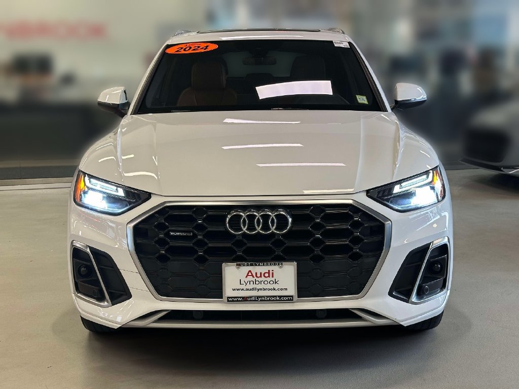 Used 2024 Audi Q5 2.0T Premium w/ Convenience Package AWD/4WD image 2