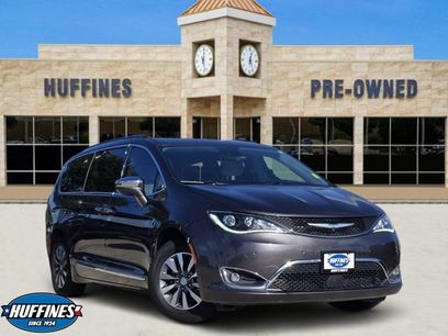 Used 2020 Chrysler Pacifica Limited w/ Advanced Safetytec Group