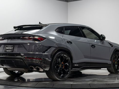 Used 2023 Lamborghini Urus Performante image 16