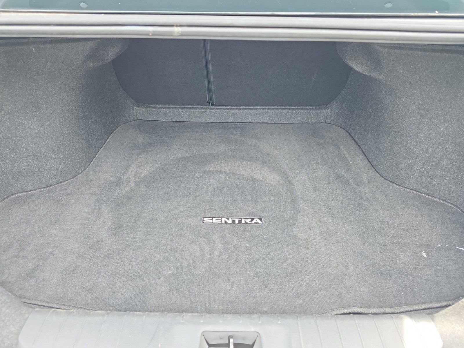Used 2024 Nissan Sentra SV FWD image 8