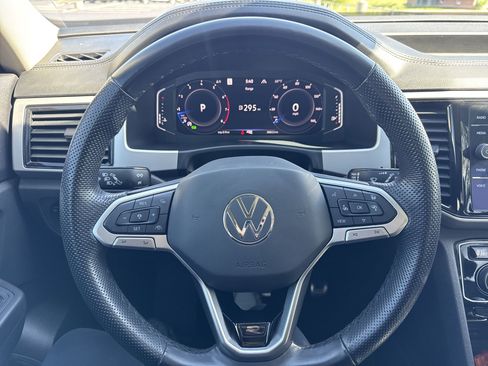 Used 2022 Volkswagen Atlas SEL Premium image 14