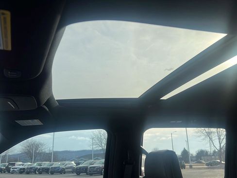 Used 2023 Ford F150 Lariat w/ Equipment Group 502A High image 21